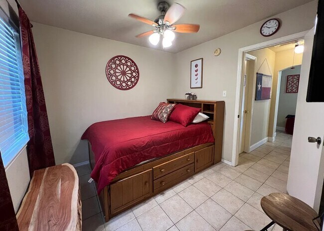 Photo - 5806 Toddington Rd