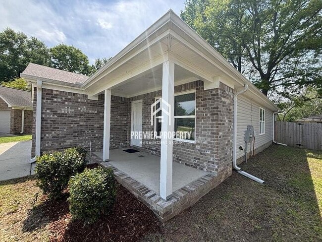 Photo - 144 Bradford Cir