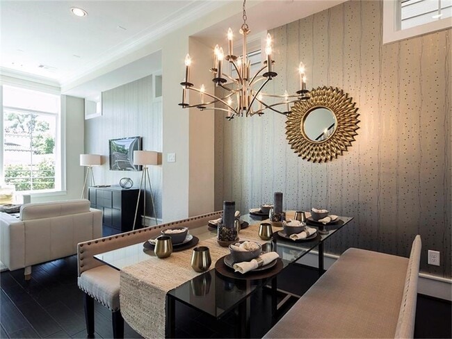 Photo - 1208 Bartlett St