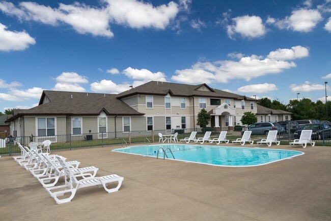 Pool - Chesterfield Village Apartments