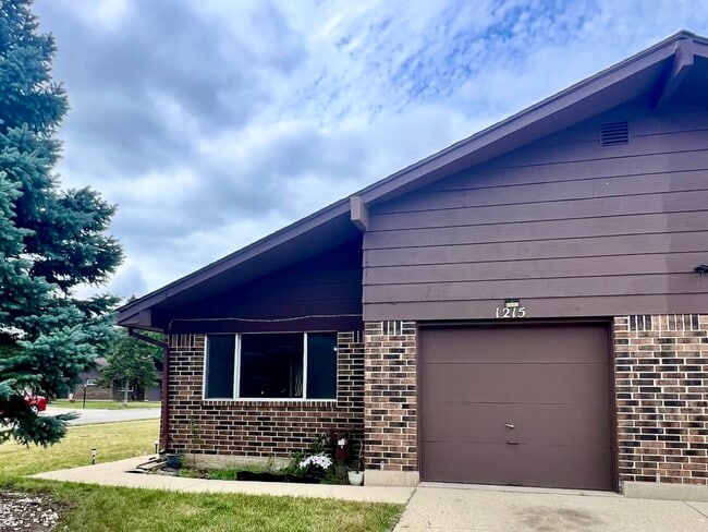 Building Photo - 1215 Fulton Dr Rental