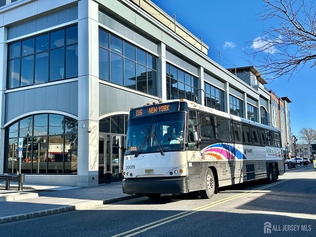 Bus to NY 116