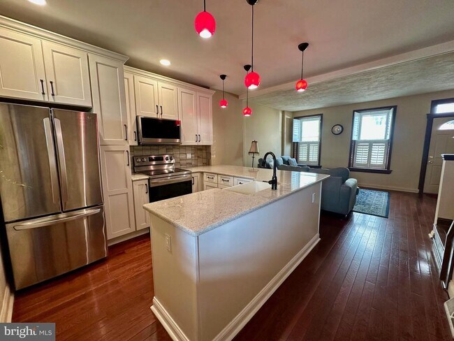 Photo - 3922 Manor St