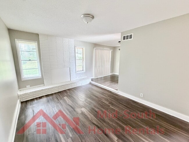 Photo - 480 Whiteville Ave