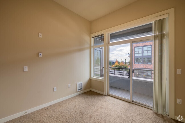 2BR, 2BA - 1,071SF