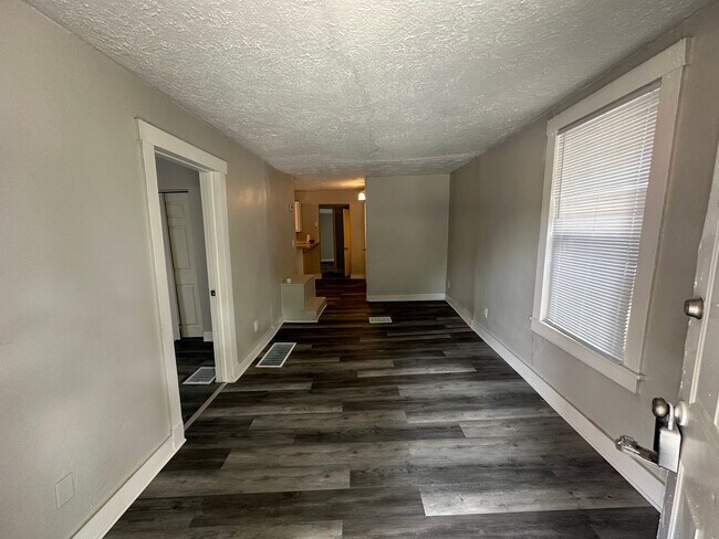 Photo - 6262 Simpson Ave