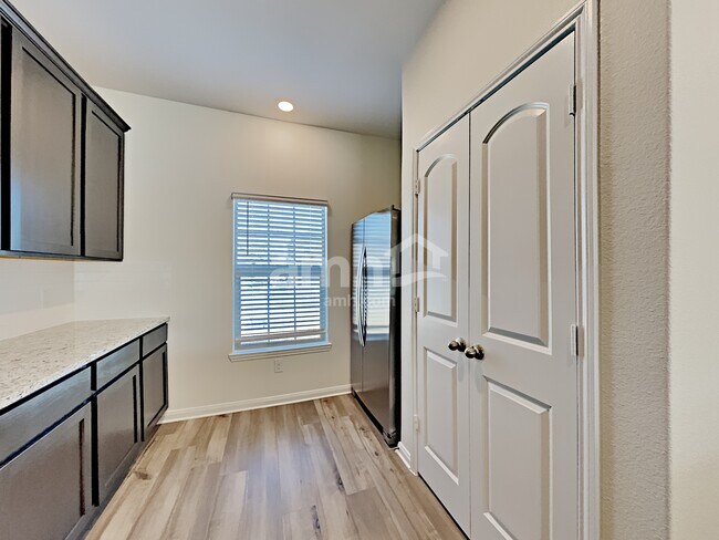 Photo - 232 Foster Ln