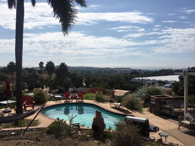 Photo - 315 Osborne St Unit Pool Side