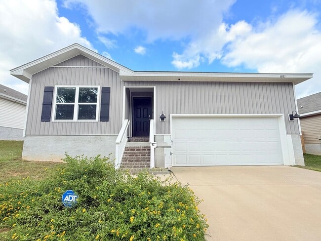 Building Photo - Modern 3-Bedroom Home in Bridlewood
