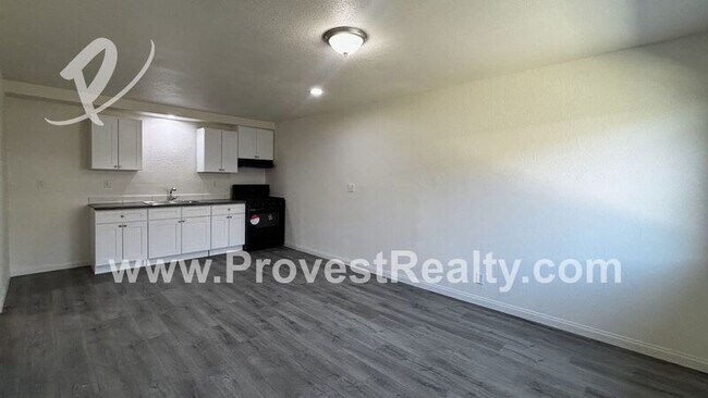 Photo - 11800 White Ave