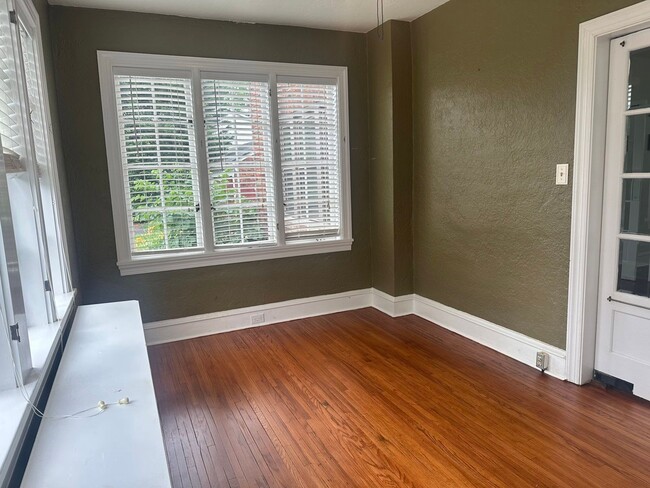 Photo - 401 E Lancaster Ave