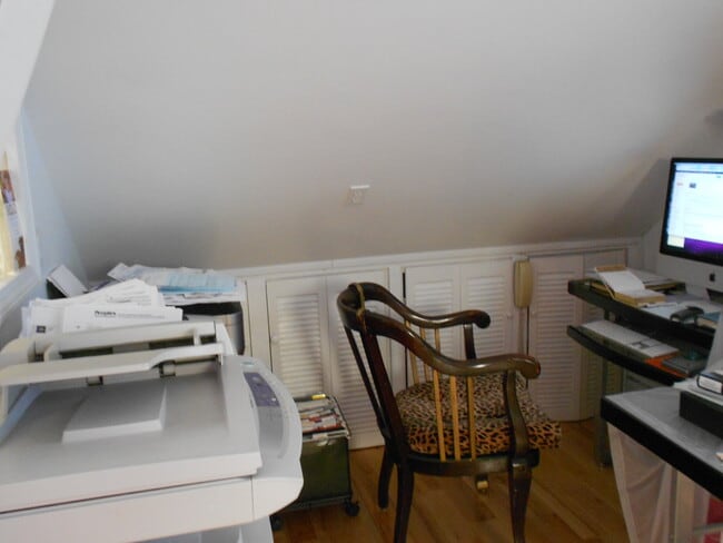 Photo - 56 Hobson St