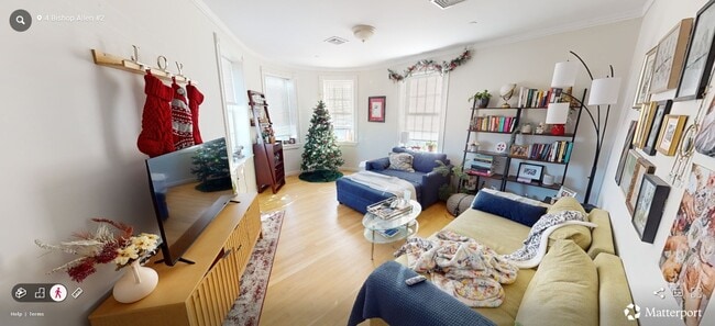 Building Photo - 8 Bishop Allen Dr Unit 2