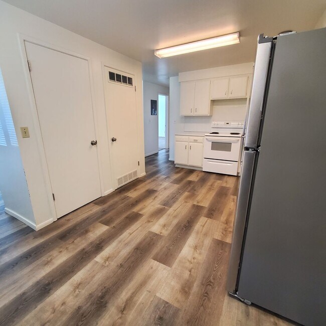 Photo - 866 600 W Unidad 866 N 600 W