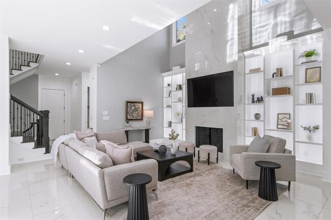 Photo - 3040 Wallace Cir SE