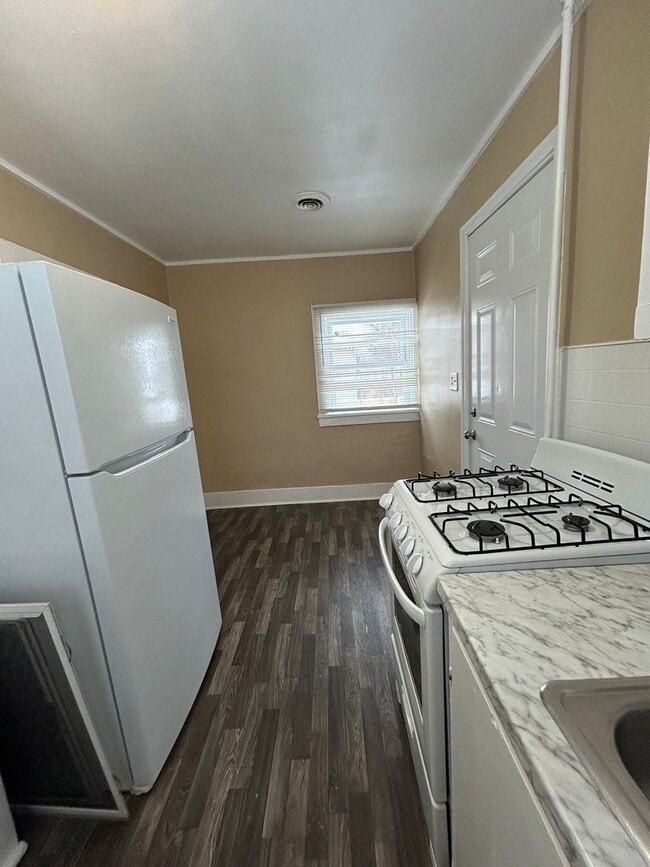 Building Photo - 401 Hannibal St Unit 2