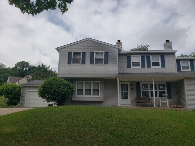 Building Photo - 210 S Yellowstone Dr Rental