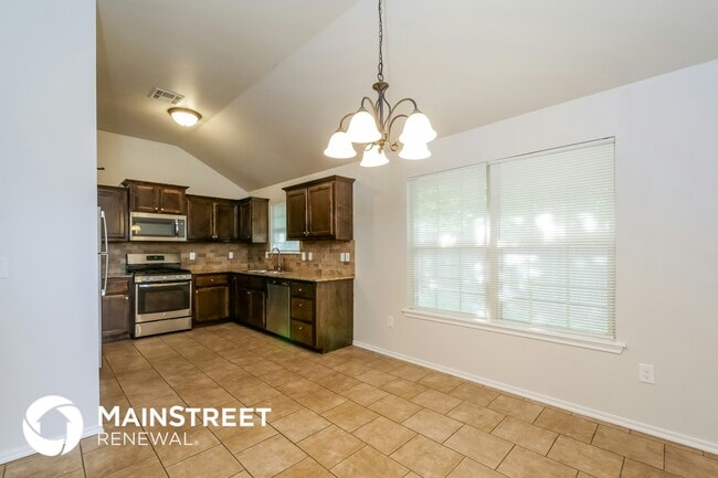 Photo - 1338 Selborne Pl