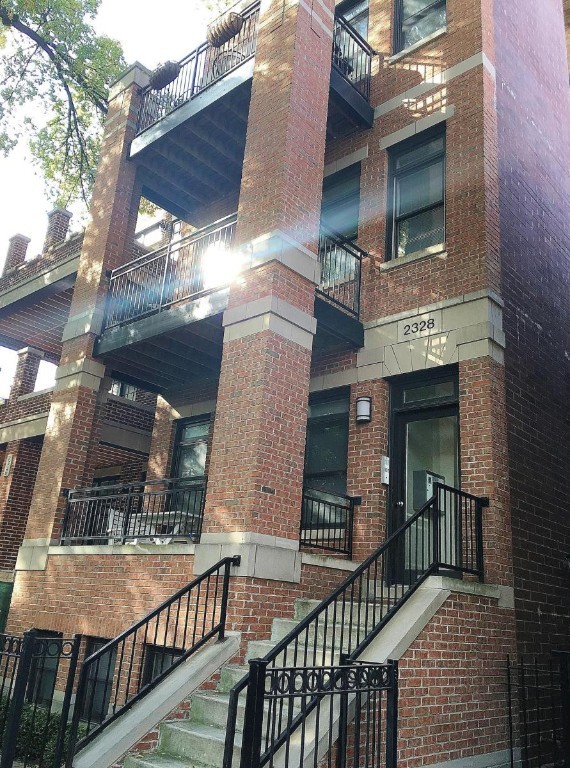 Photo - 2328 N Greenview Ave Condo Unit 1