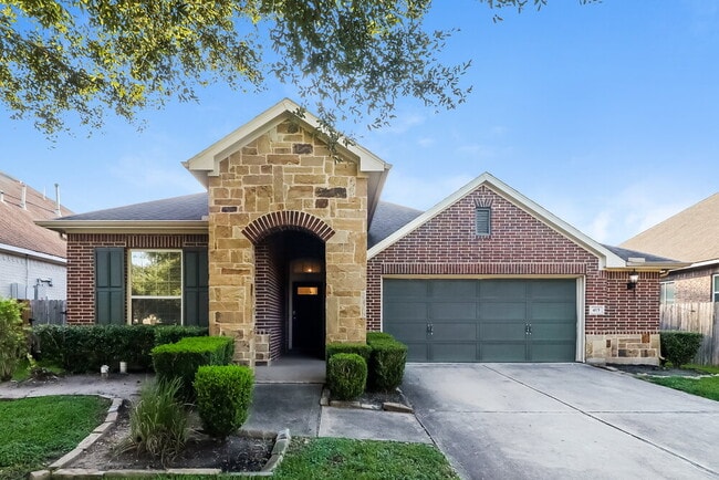 Building Photo - 415 Rocky Briar Ct