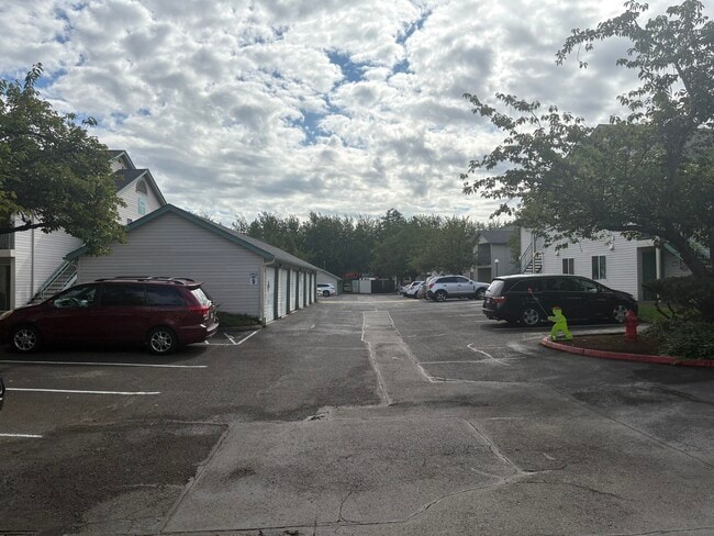 Photo - Kings Garden Apartments