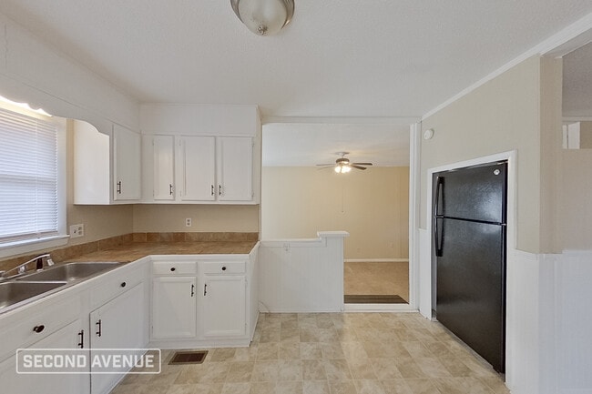 Photo - 6047 Lexington Dr