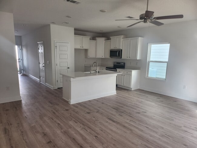 Photo - 12 Redbird Lp