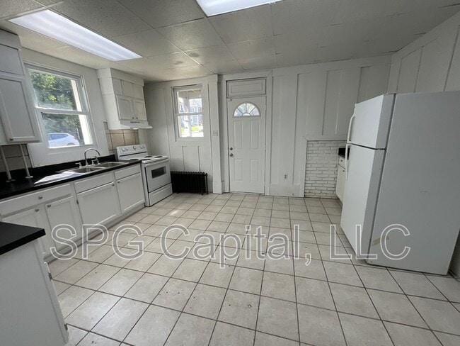 Photo - 250 W Jackson St