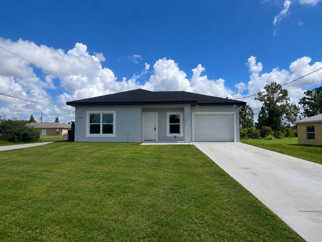 Building Photo - Beautiful Brand new house for rent, Lehigh Acres