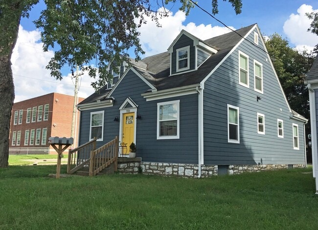 Building Photo - FHW918 Unit 2
