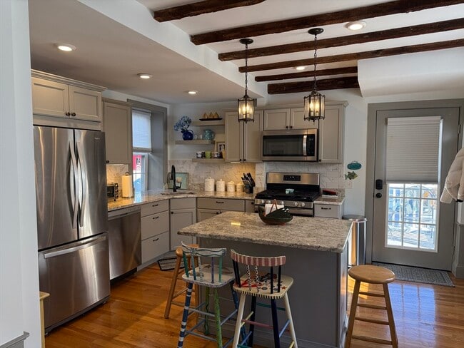 Building Photo - 8 Williams St Unit E1