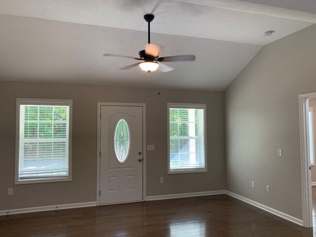 Photo - Charming 3 Bedroom Home in Private Setting in Tullahoma...