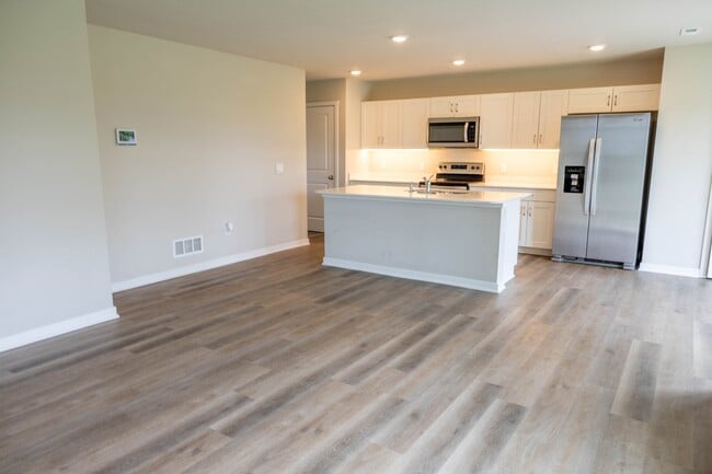 Photo - 2569 SE Hawkins Ave