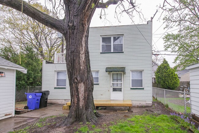 Photo - 3822 W 133rd St Unit Rear