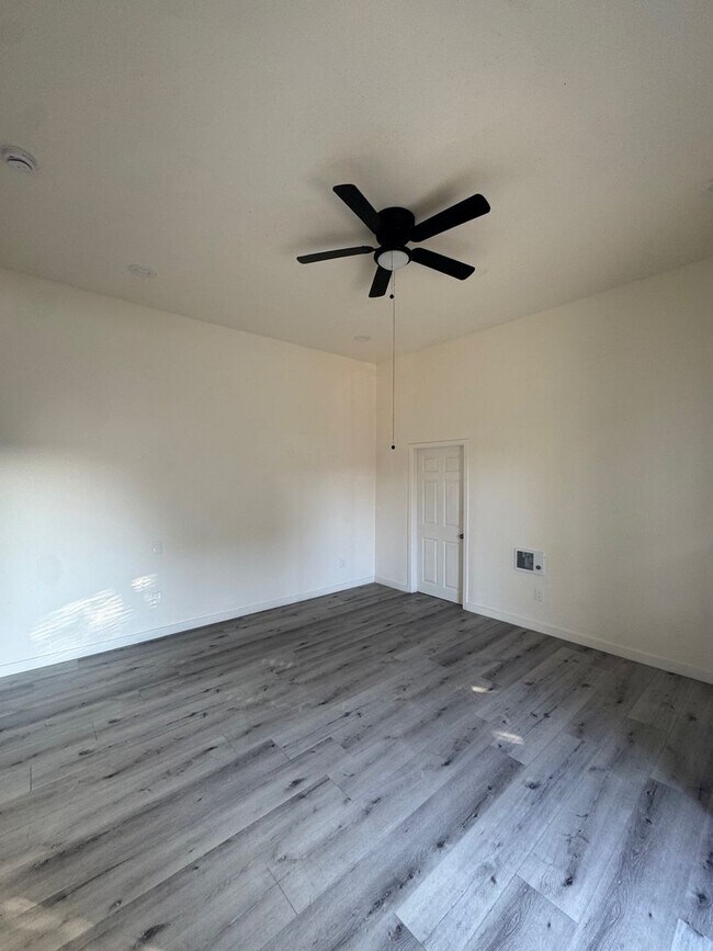 2602 Newton Ave Unit 2602 Newton Ave Unit 1