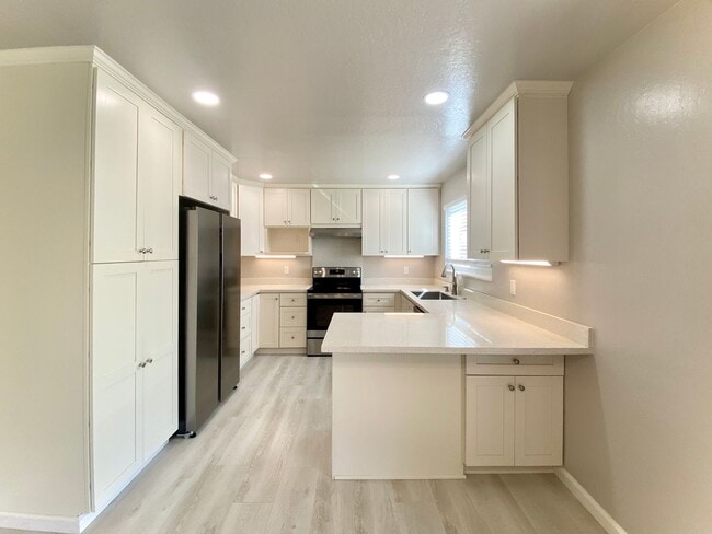 Photo - Gorgeous 5-bedroom home located in Fremont! – Huge Backyard!