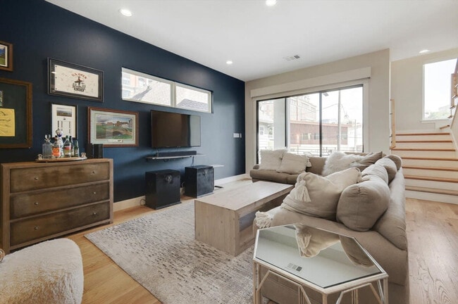 2421 Throckmorton St Unit SI ID1019591P