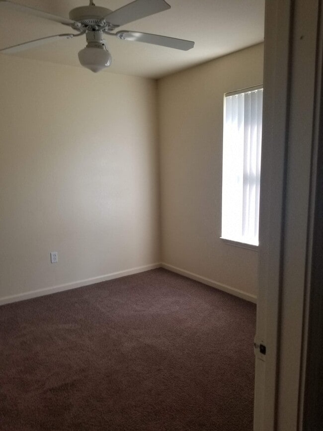 Pebble Hill Estates | Bedroom with Ceiling Fan - Pebble Hill Estates