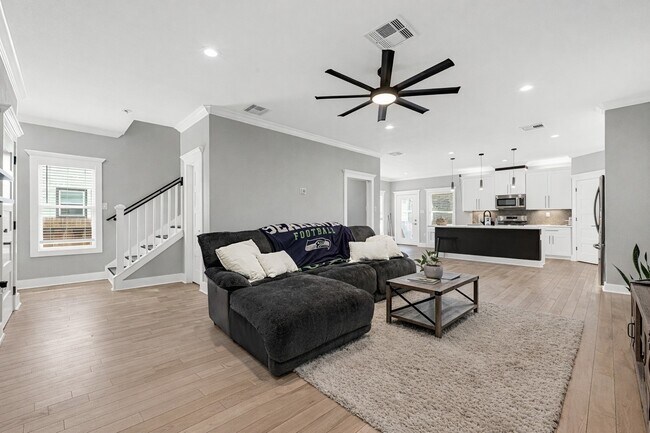 Photo - 3513 Omega St