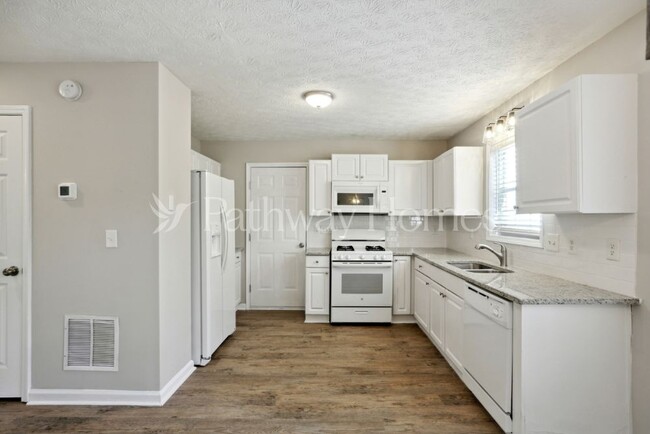 Photo - 62 Nellie Brook Dr SW