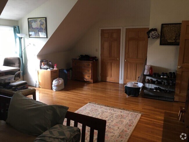 Building Photo - 18 Otis St Unit 1 Rental
