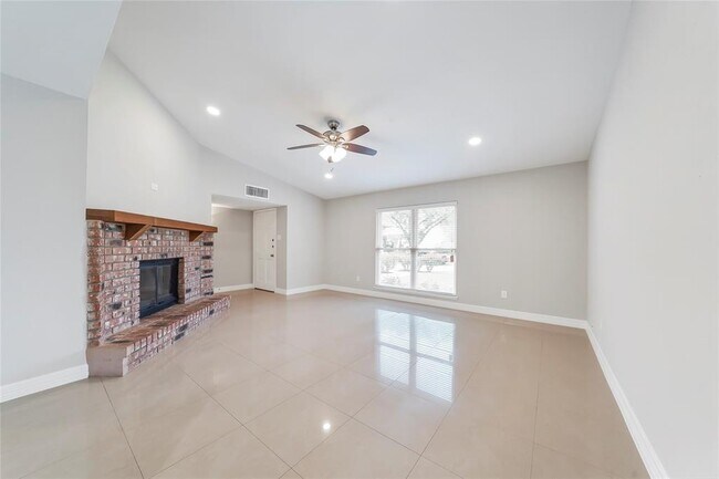 Photo - 6630 Tara Dr