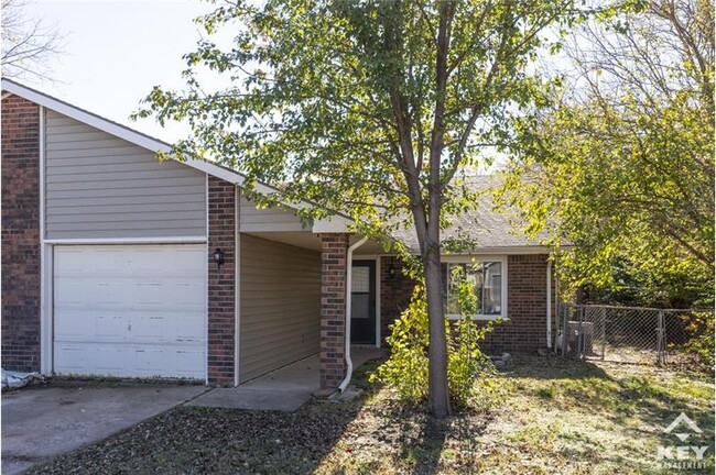 Photo - 1413 W Nottingham Cir Townhome