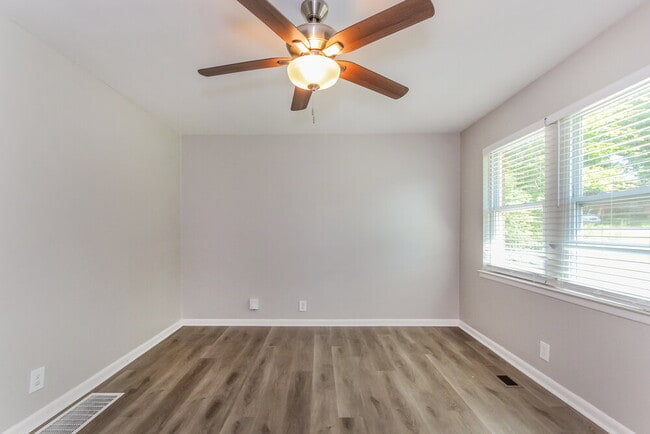 Photo - 201 Beechwood Dr