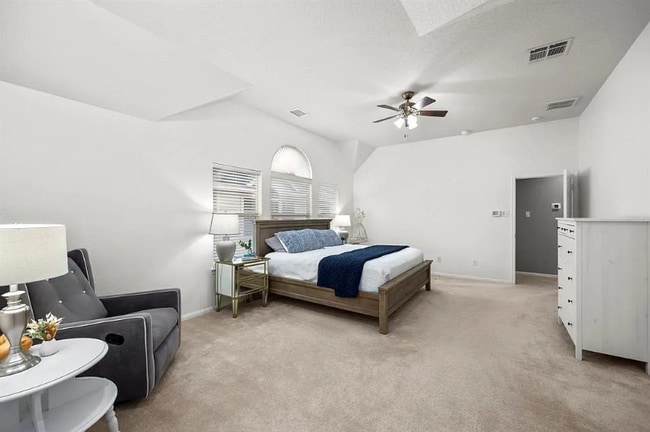 Photo - 10822 Cornwall Ln