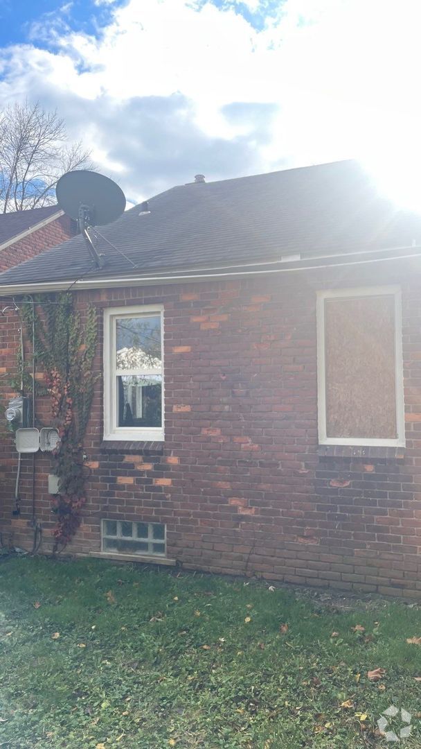 Building Photo - Renovated 3-Bedroom Home – Section 8 Welcome!