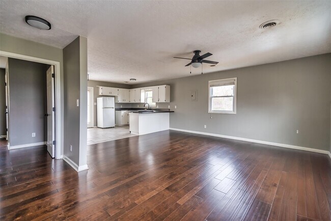 Photo - 2426 Lewisburg Rd