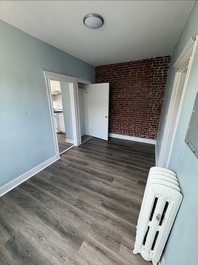 Photo - Beautiful 3 bed with in unit laundry and balcony GREAT DEAL for 9/1/26