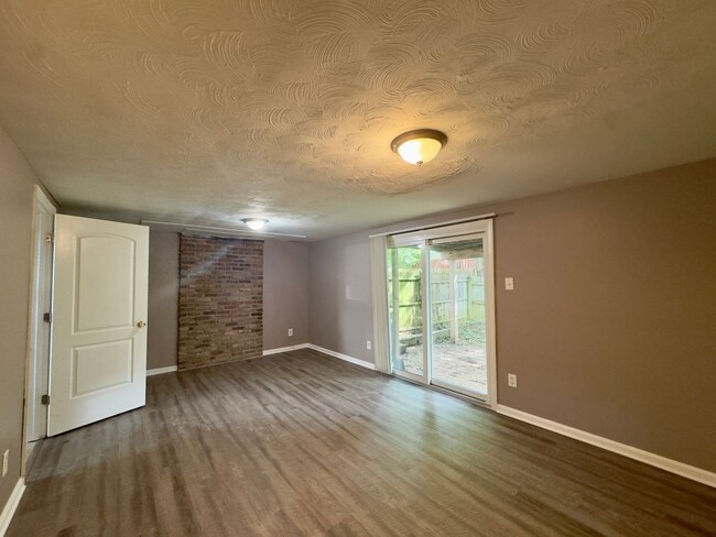 Photo - 1830 Eloise Ln