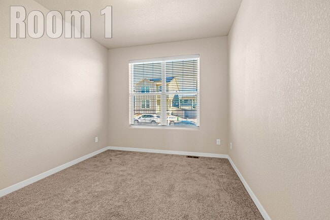 Photo - 5168 Roundhouse Dr